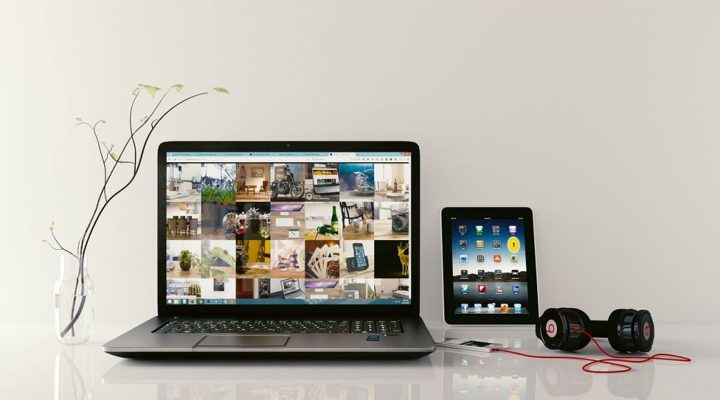 Czy opłaca się kupić laptop powystawowy?
