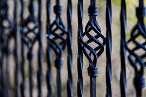 Montaż bramy – dobre akcesoria do bram